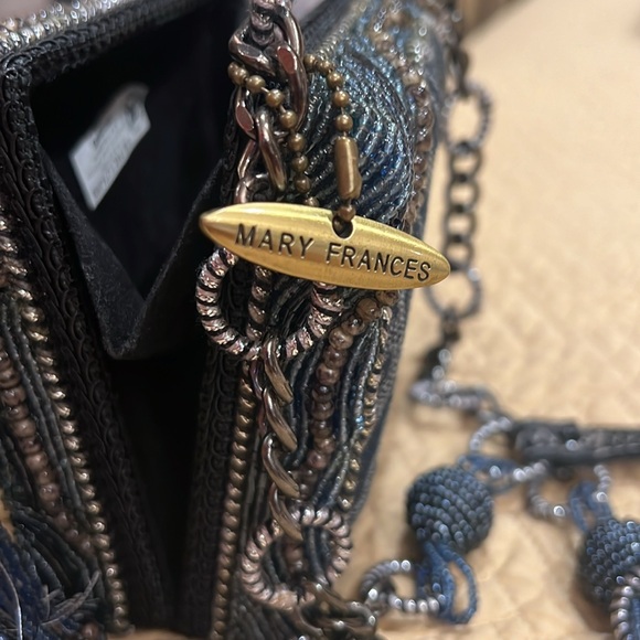 Mary Frances bag with dust cover - Picture 8 of 9